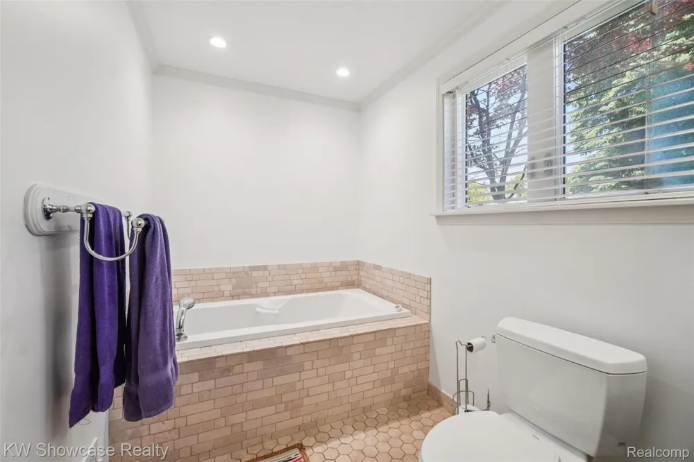 474 Beverly Island Drive Waterford Charter Township, MI 48328