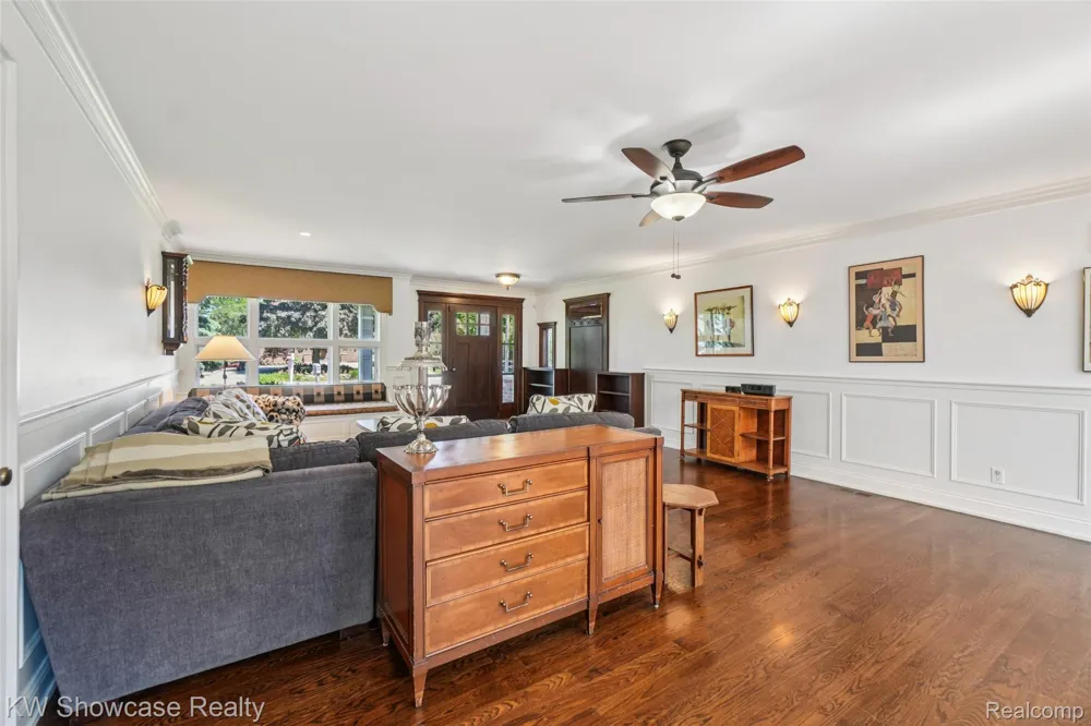 474 Beverly Island Drive Waterford Charter Township, MI 48328