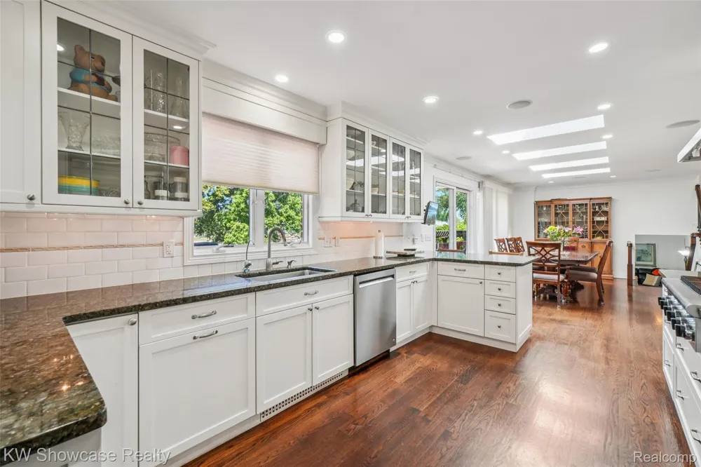 474 Beverly Island Drive Waterford Charter Township, MI 48328