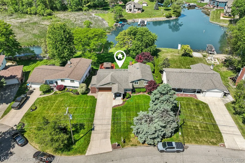 474 Beverly Island Drive Waterford Charter Township, MI 48328