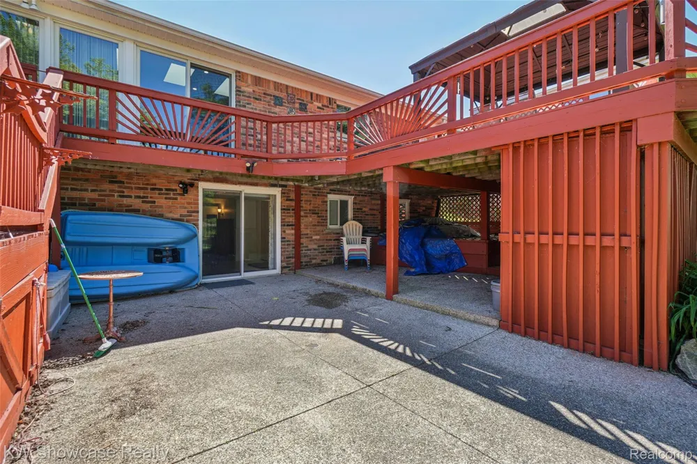 474 Beverly Island Drive Waterford Charter Township, MI 48328
