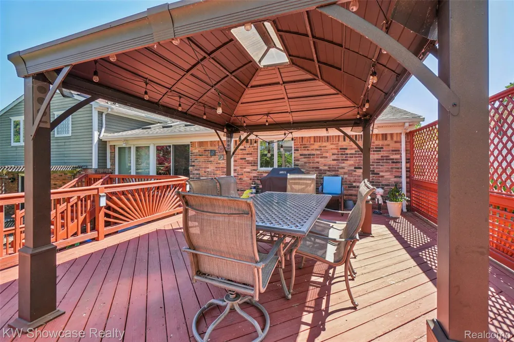 474 Beverly Island Drive Waterford Charter Township, MI 48328