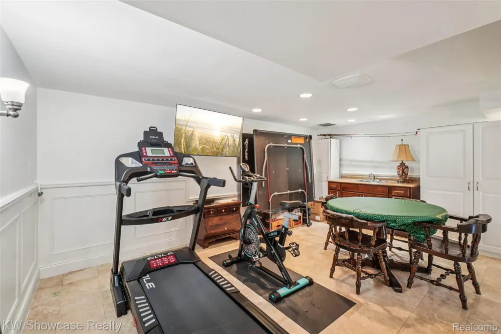 474 Beverly Island Drive Waterford Charter Township, MI 48328