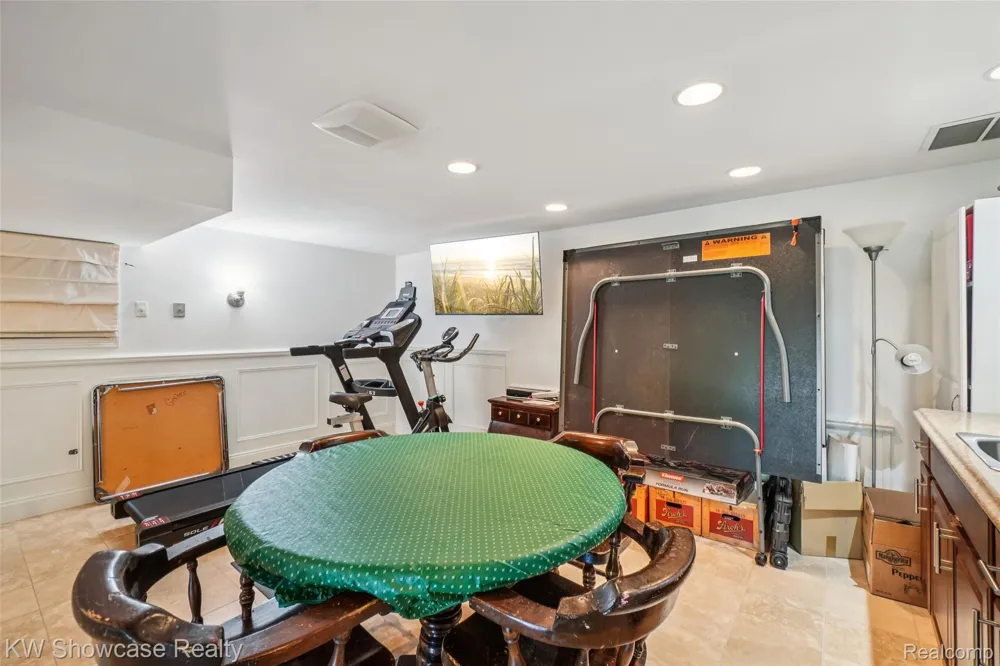 474 Beverly Island Drive Waterford Charter Township, MI 48328