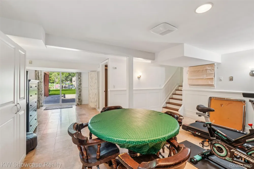 474 Beverly Island Drive Waterford Charter Township, MI 48328