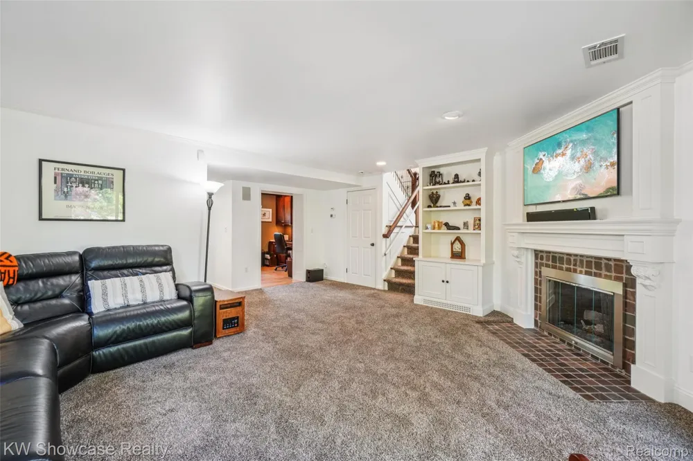 474 Beverly Island Drive Waterford Charter Township, MI 48328