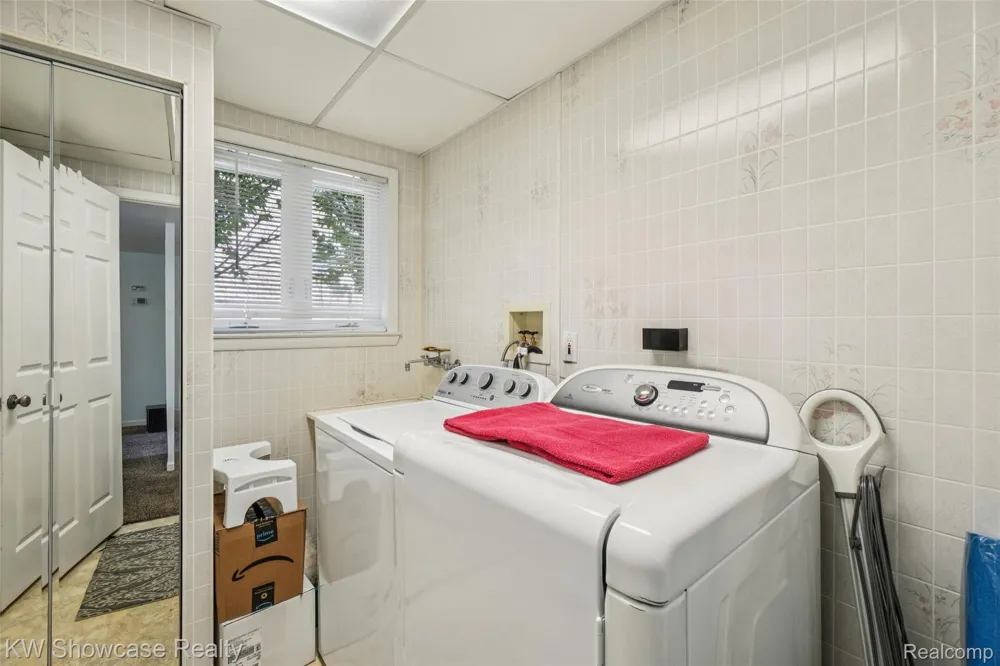 474 Beverly Island Drive Waterford Charter Township, MI 48328