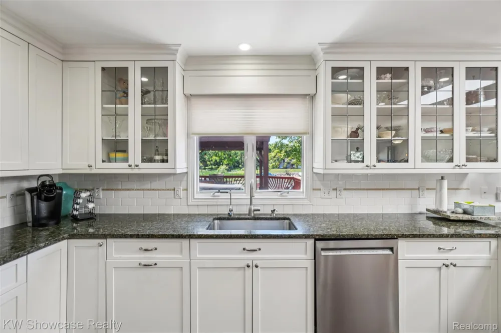 474 Beverly Island Drive Waterford Charter Township, MI 48328