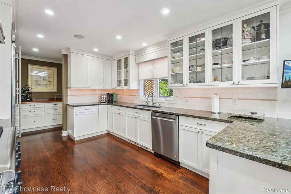 474 Beverly Island Drive Waterford Charter Township, MI 48328