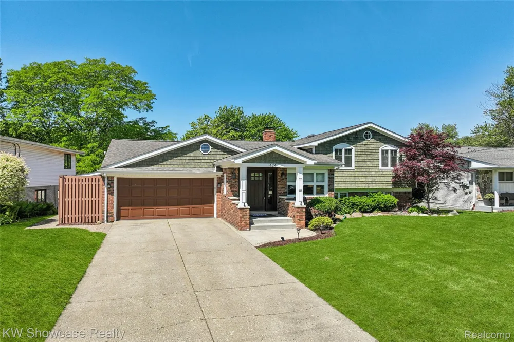 474 Beverly Island Drive Waterford Charter Township, MI 48328