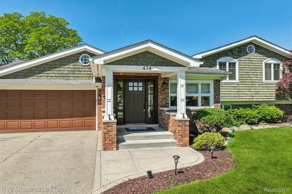 474 Beverly Island Drive Waterford Charter Township, MI 48328