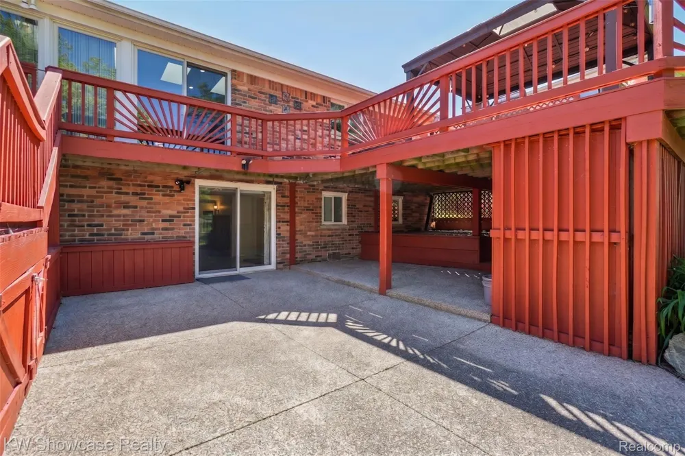 474 Beverly Island Drive Waterford Charter Township, MI 48328