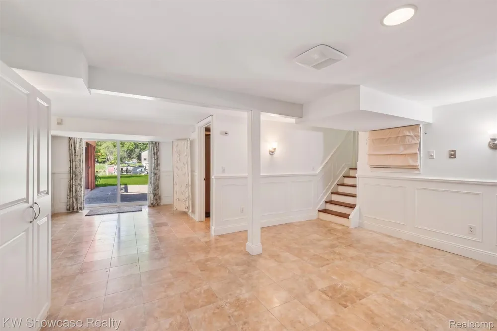 474 Beverly Island Drive Waterford Charter Township, MI 48328