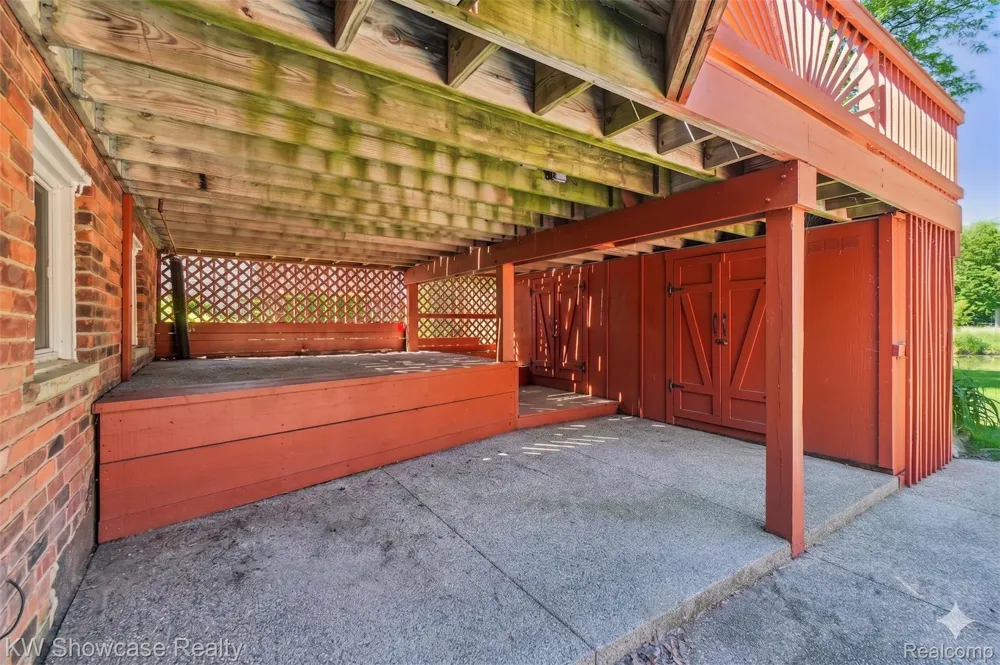 474 Beverly Island Drive Waterford Charter Township, MI 48328