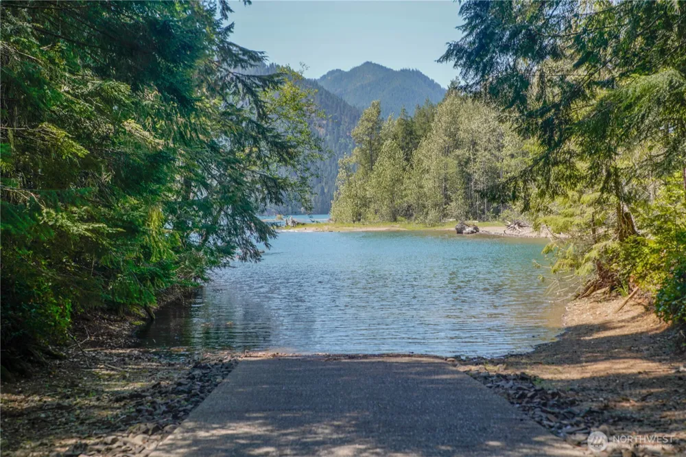 21 Quinault Place Hoodsport, WA 98548