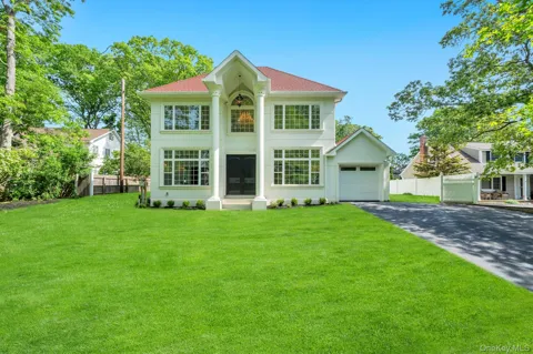 11 Amboy Lane