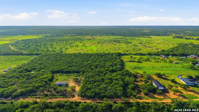 162 PR Heavens Ln Jourdanton, TX 78026