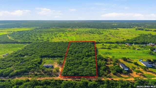 162 PR Heavens Ln Jourdanton, TX 78026