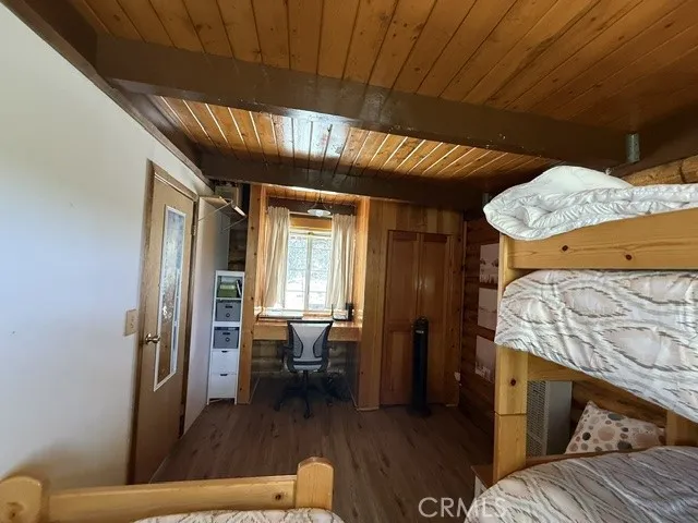 33285 Angeles Green Valley Lake, CA 92341