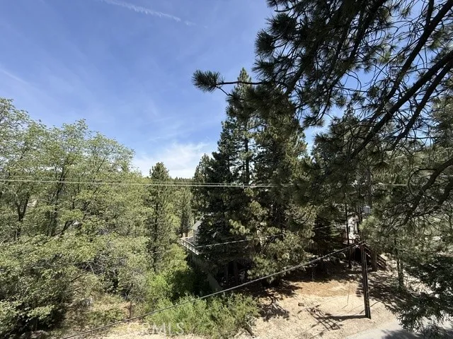 33285 Angeles Green Valley Lake, CA 92341