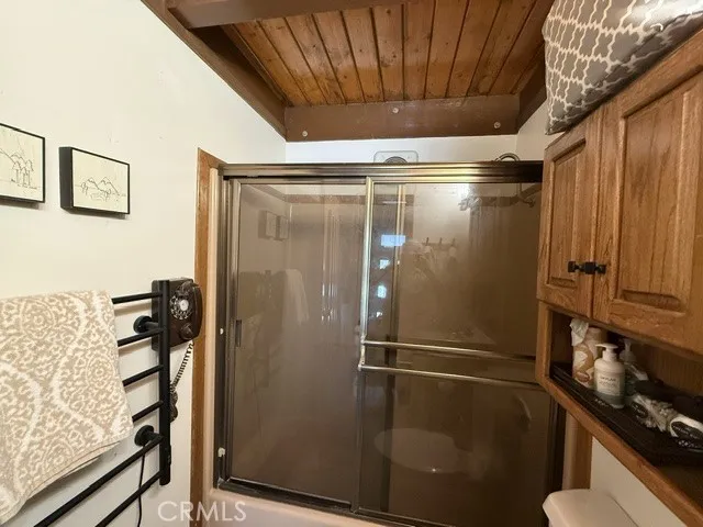 33285 Angeles Green Valley Lake, CA 92341