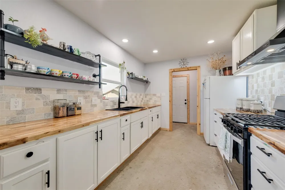199 Hill County Road 4434 Itasca, TX 76055