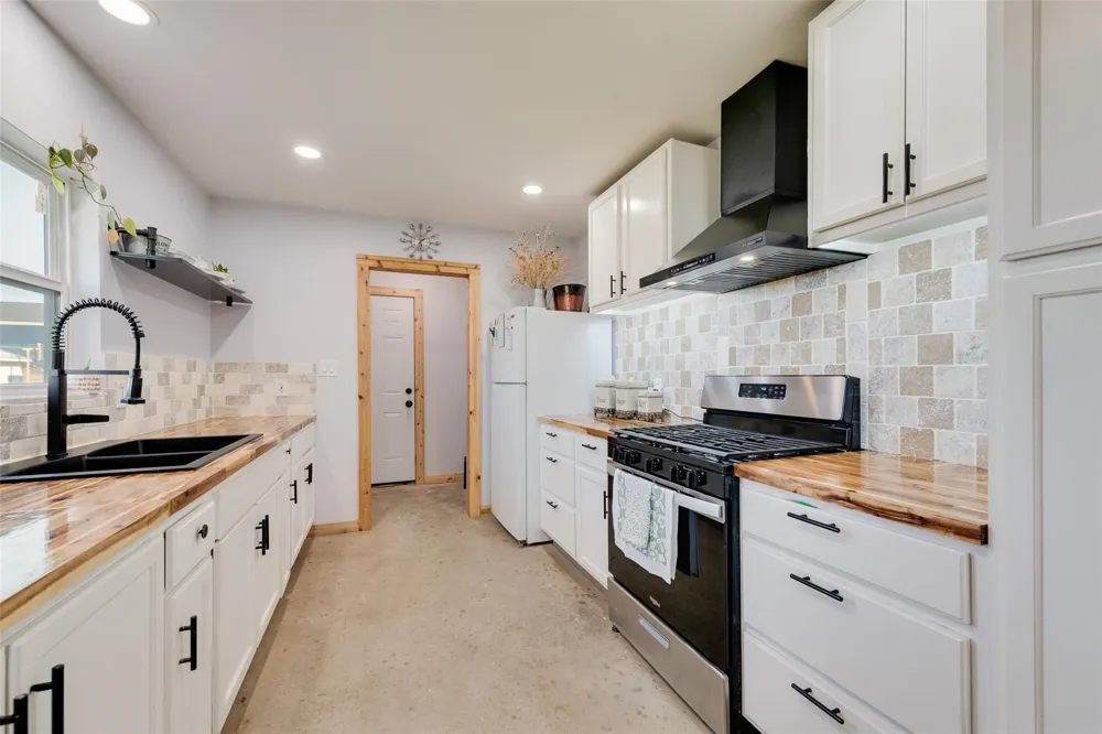 199 Hill County Road 4434 Itasca, TX 76055