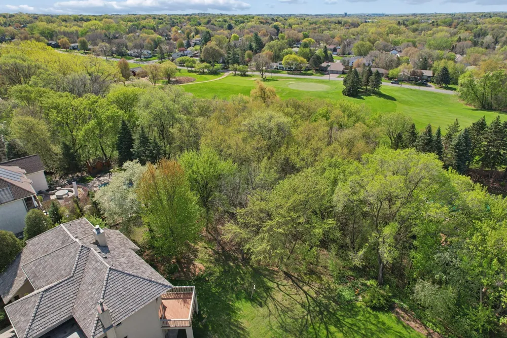 782 Evergreen Knolls Mendota Heights, MN 55118