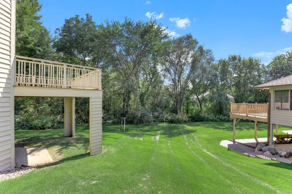 782 Evergreen Knolls Mendota Heights, MN 55118