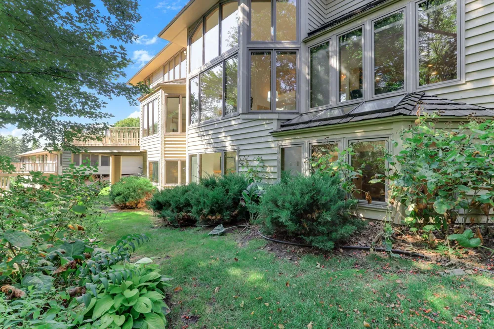 782 Evergreen Knolls Mendota Heights, MN 55118