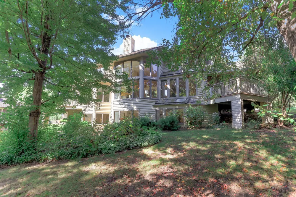 782 Evergreen Knolls Mendota Heights, MN 55118