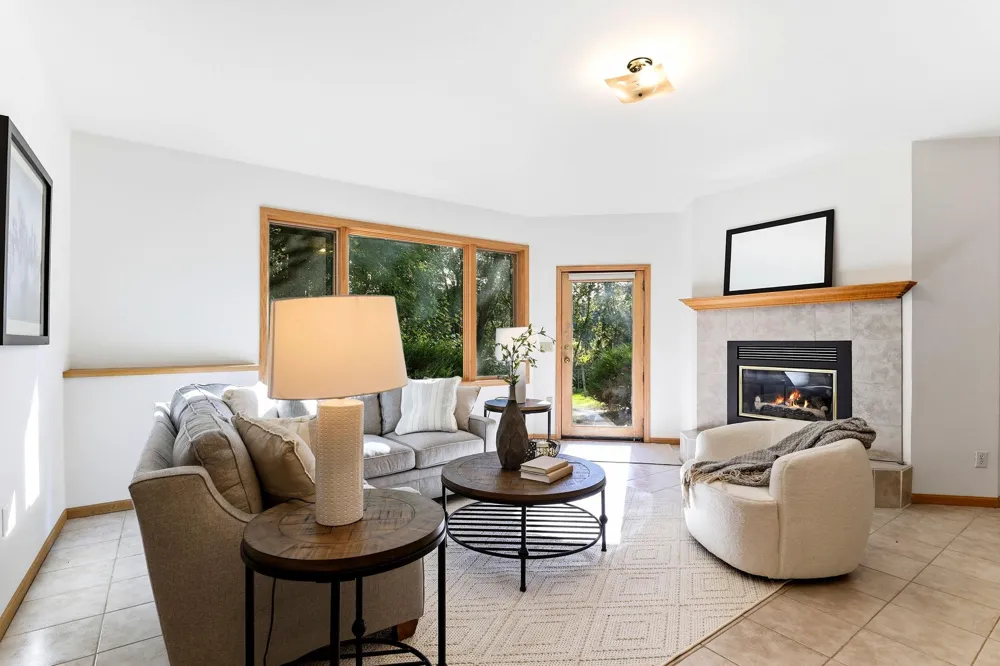 782 Evergreen Knolls Mendota Heights, MN 55118