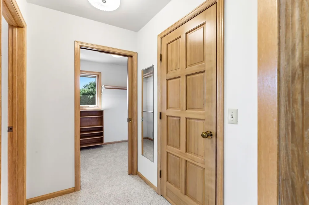 782 Evergreen Knolls Mendota Heights, MN 55118