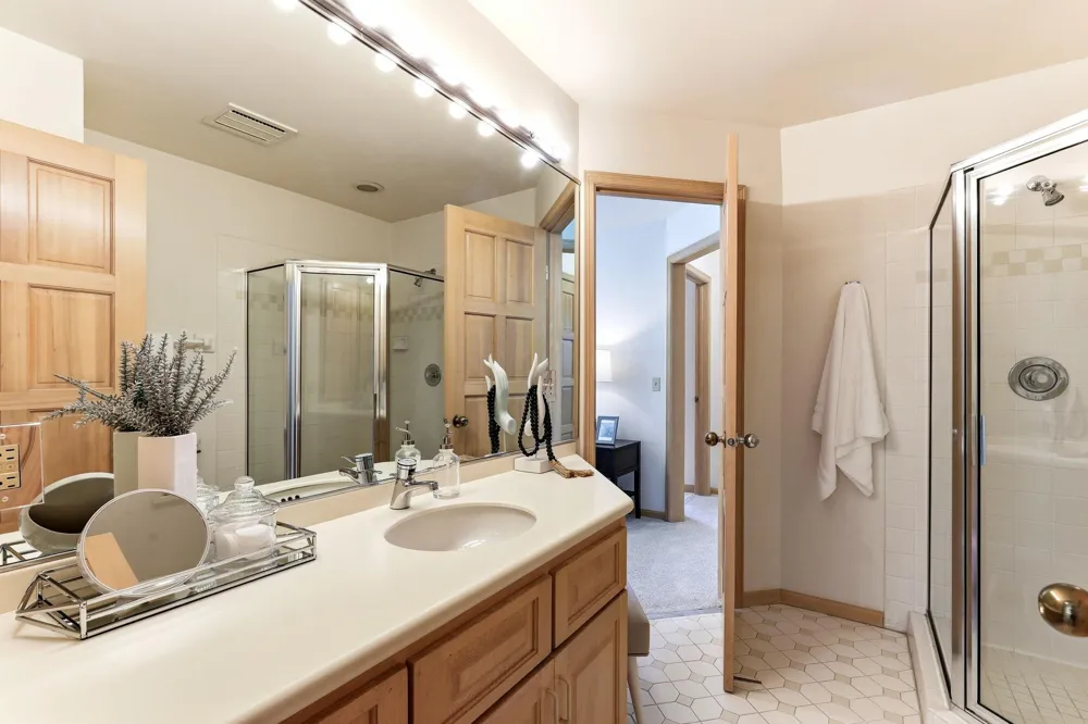 782 Evergreen Knolls Mendota Heights, MN 55118