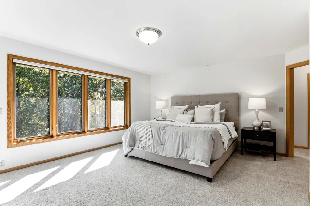 782 Evergreen Knolls Mendota Heights, MN 55118