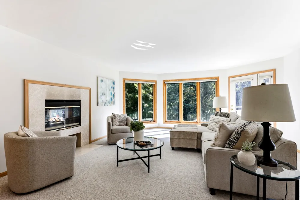 782 Evergreen Knolls Mendota Heights, MN 55118