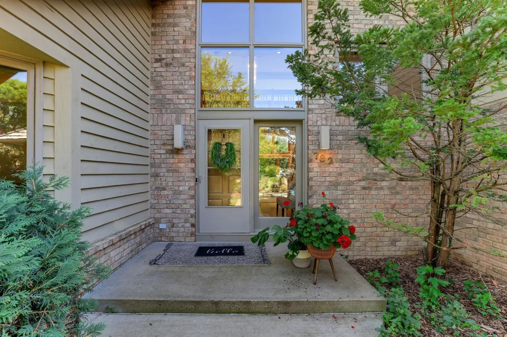 782 Evergreen Knolls Mendota Heights, MN 55118