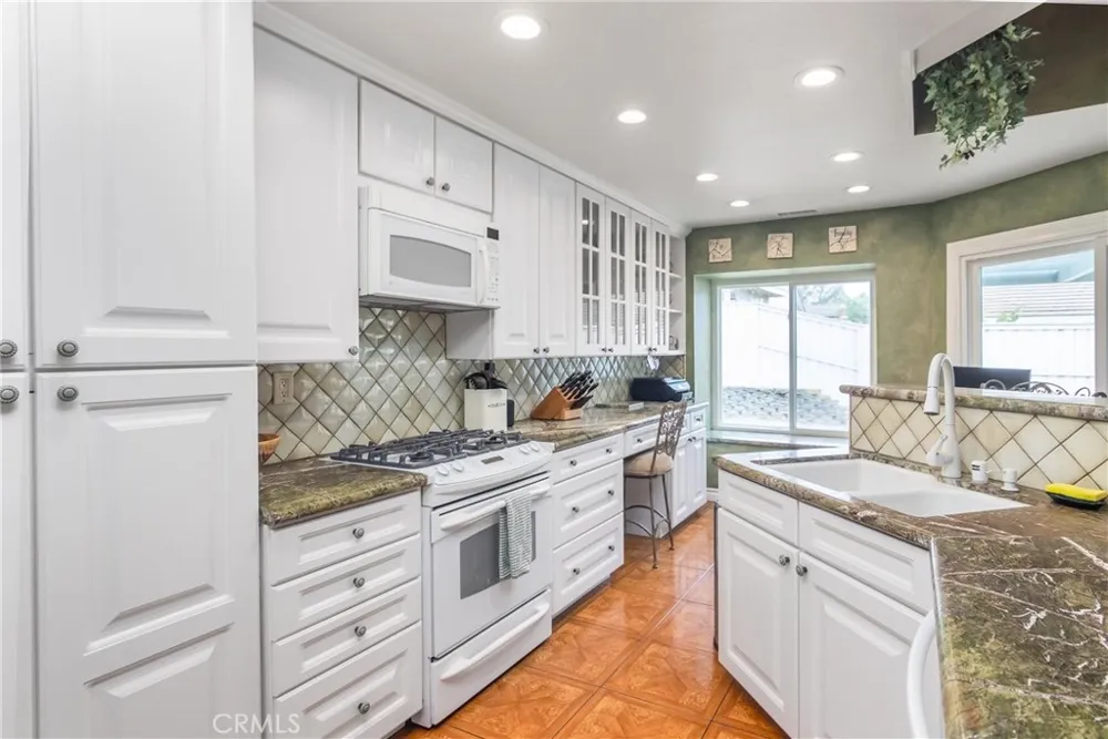980 Witherspoon Drive Thousand Oaks, CA 91360