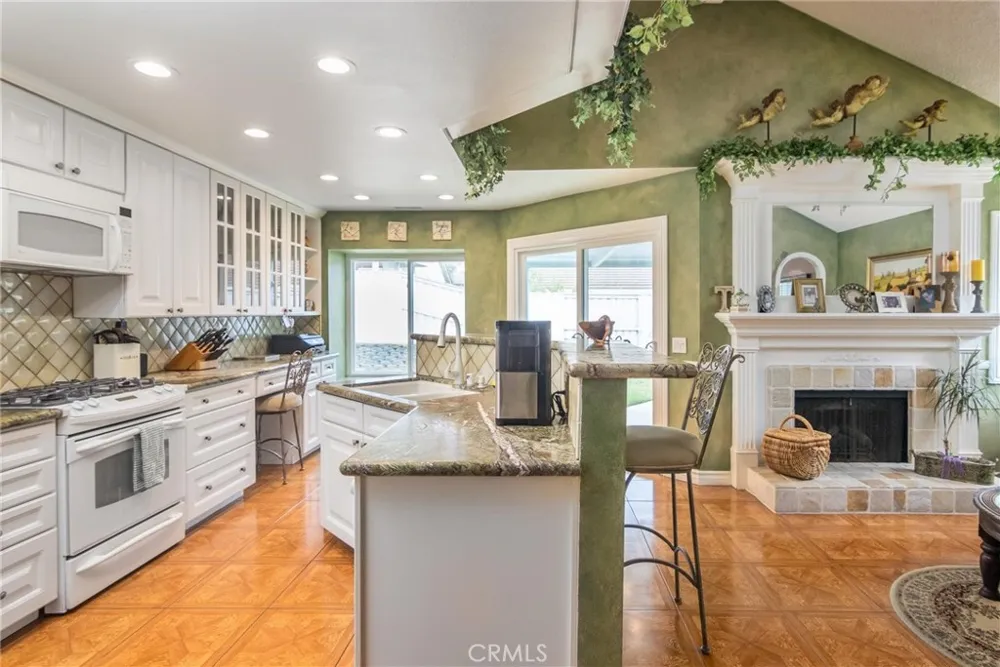 980 Witherspoon Drive Thousand Oaks, CA 91360