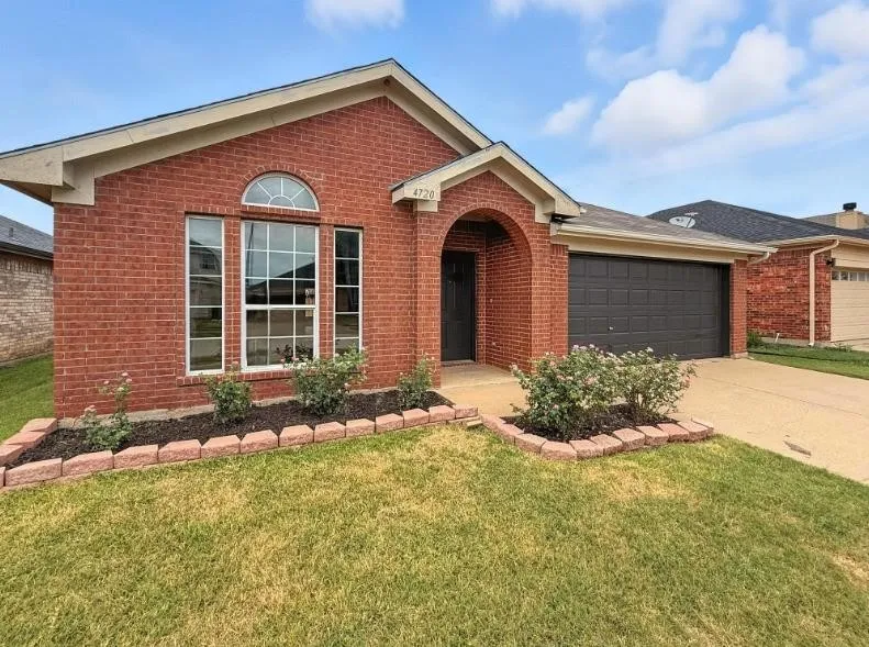 4720 Topaz Lane Granbury, TX 76049