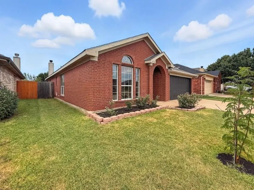 4720 Topaz Lane Granbury, TX 76049