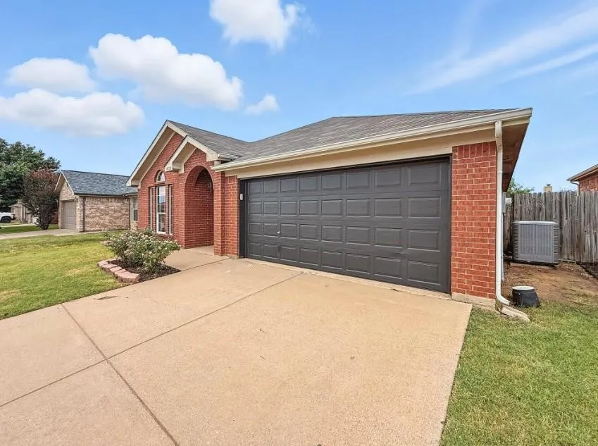 4720 Topaz Lane Granbury, TX 76049