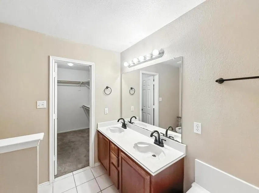 4720 Topaz Lane Granbury, TX 76049