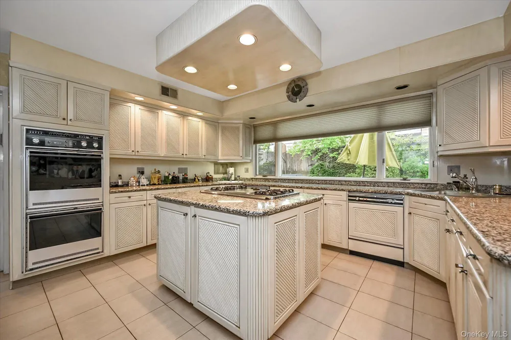 138-45 78th Drive Kew Garden Hills, NY 11367