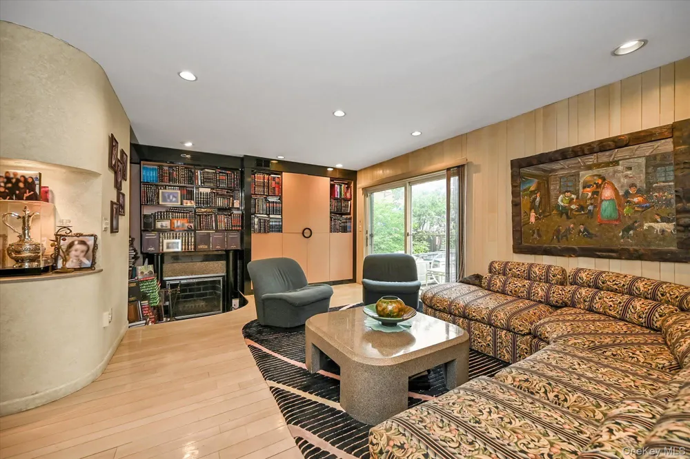 138-45 78th Drive Kew Garden Hills, NY 11367