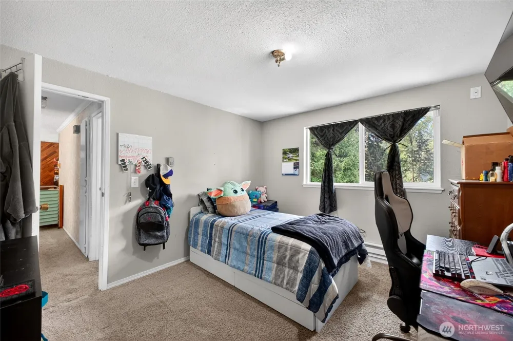 4216 W Tapps Drive E Lake Tapps, WA 98391