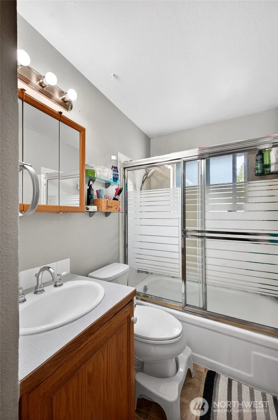 4216 W Tapps Drive E Lake Tapps, WA 98391