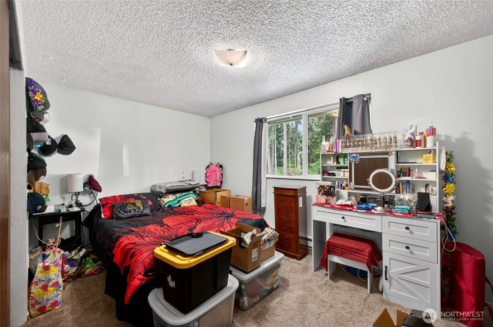4216 W Tapps Drive E Lake Tapps, WA 98391