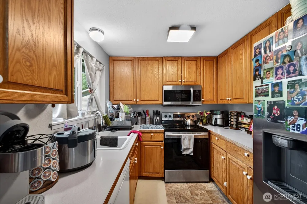 4216 W Tapps Drive E Lake Tapps, WA 98391