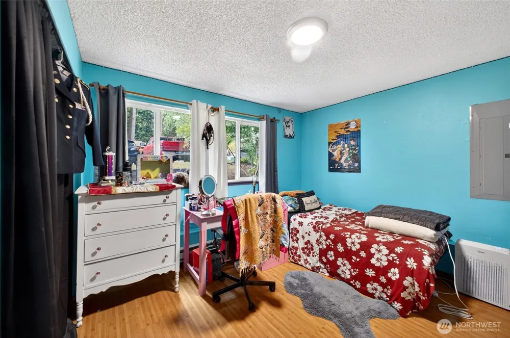 4216 W Tapps Drive E Lake Tapps, WA 98391